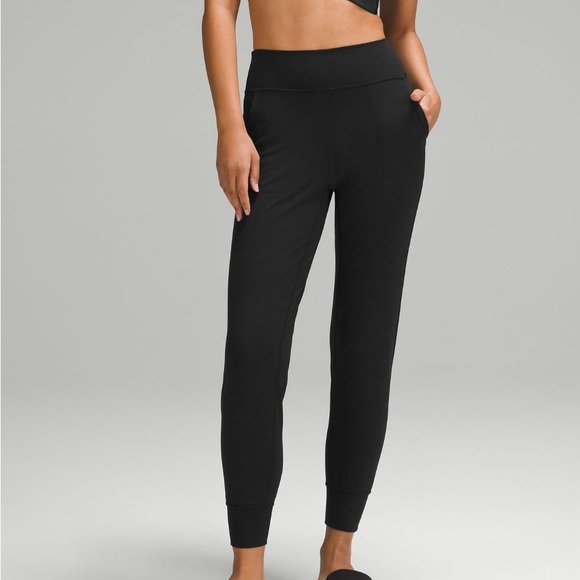 Lululemon Align Joggers - Picture 4 of 12